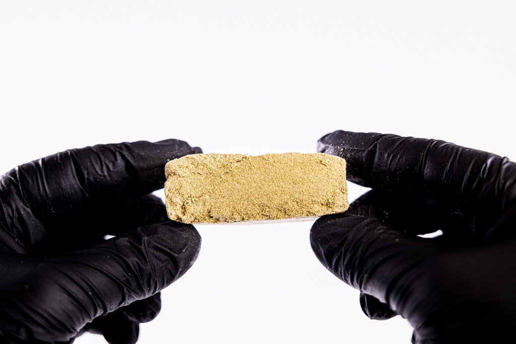 Gold Dry Sift 90u CBD Hash